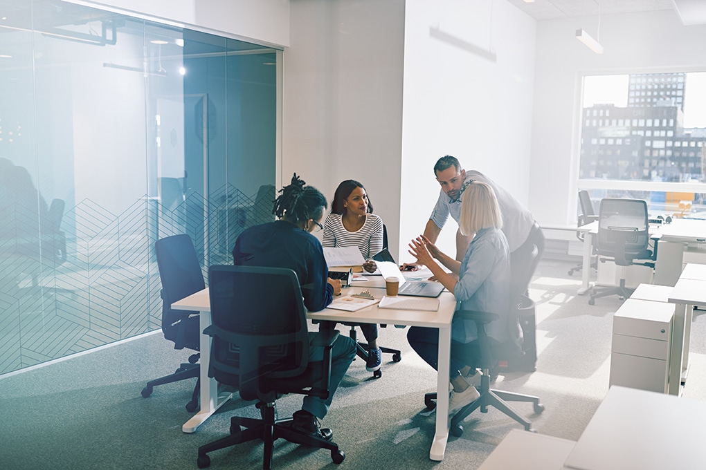 focused,group,of,diverse,work,colleagues,having,a,meeting,together